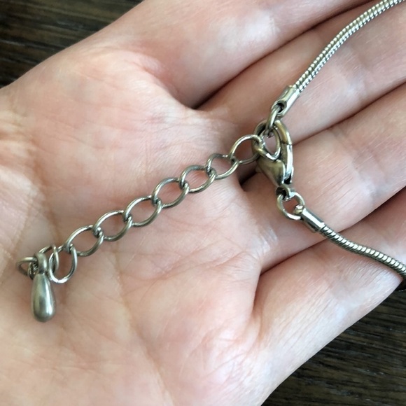 70s inspired Fashion long necklace w faux turquoise stones - Picture 8 of 9